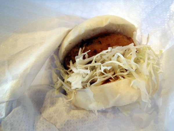 海鮮コロッケバーガー